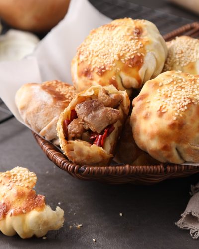 192443602_13dd6673ac7b4d279d814ac1e3eade00__spicy_chicken_baked_bao